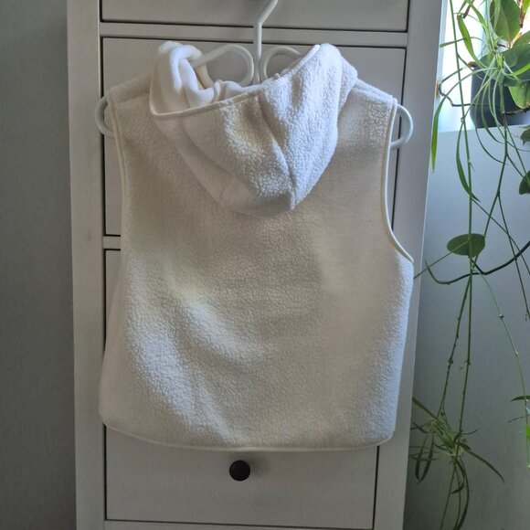 No sleeves Vest - Picture 2 of 3